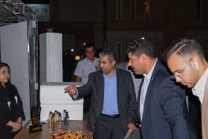 بازدید دکتر پورابراهیمی از غرفه شرکت کاوان صنعت در گردهمایی انبوه سازان خرداد 1402